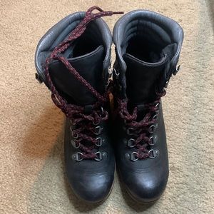 Sorel women’s boot size 9.5 black leather